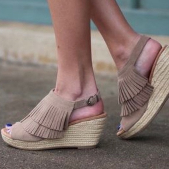 Minnetonka Wedges Sandal Ashley Espadrille Tassel Suede Leather Tan Open Toe: 9 - Picture 1 of 14